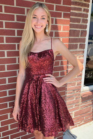 Robe de bal bordeaux à sequins et dos croisé