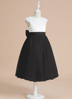 Vestido de niña de las flores para la Primera Comunión, corte en A, satén y tul, hasta la rodilla. 