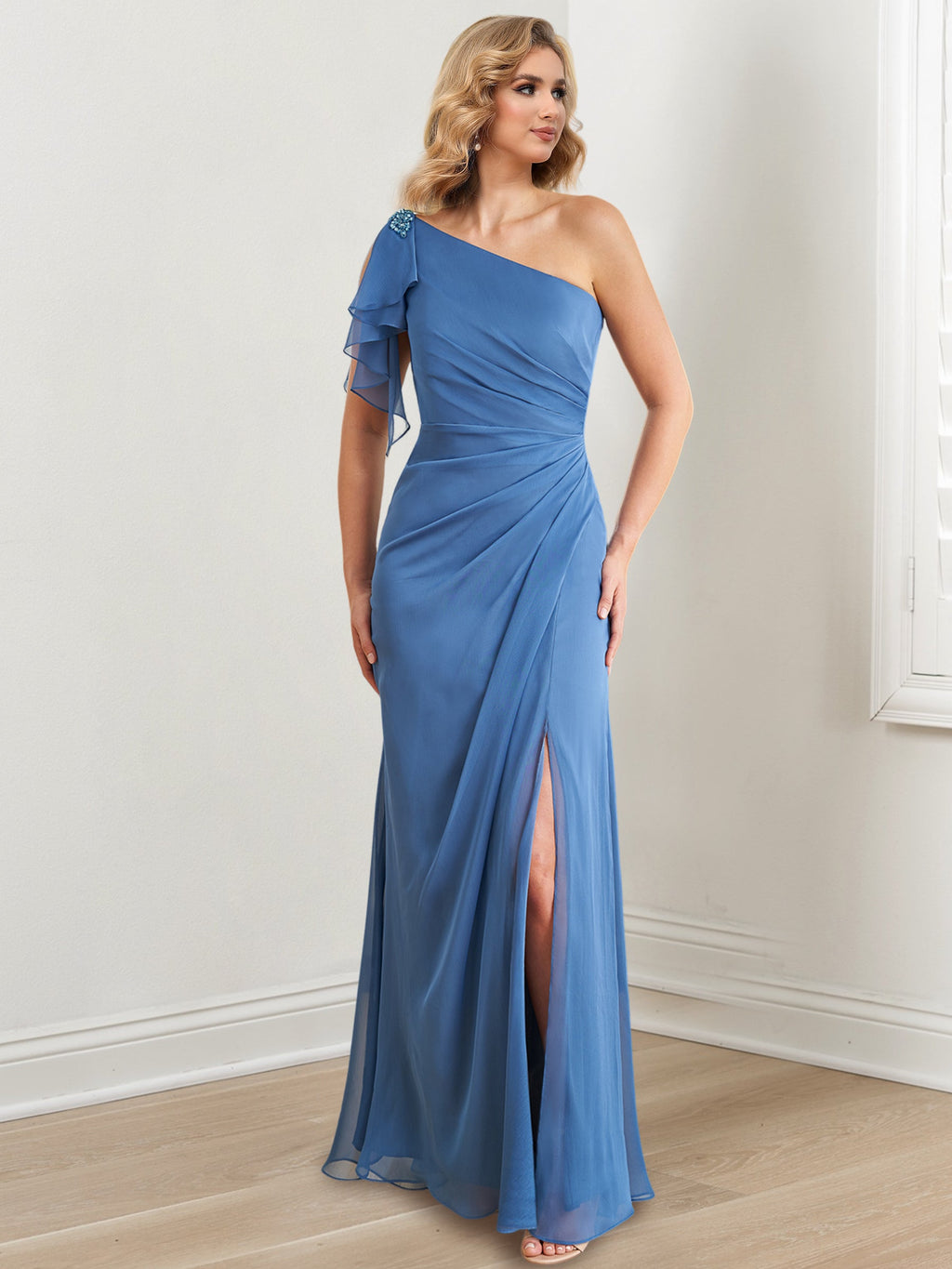 Vestidos de corte recto/columna con un solo hombro y largo hasta el suelo para la madre de la novia 