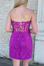 Robe fourreau bustier cœur corset léger avec appliques pour bal de promo
