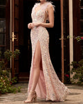 Robe de bal rouge à plumes taille haute 