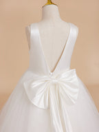 Vestido clásico blanco de corte A sin mangas para niña de las flores, de satén y tul 