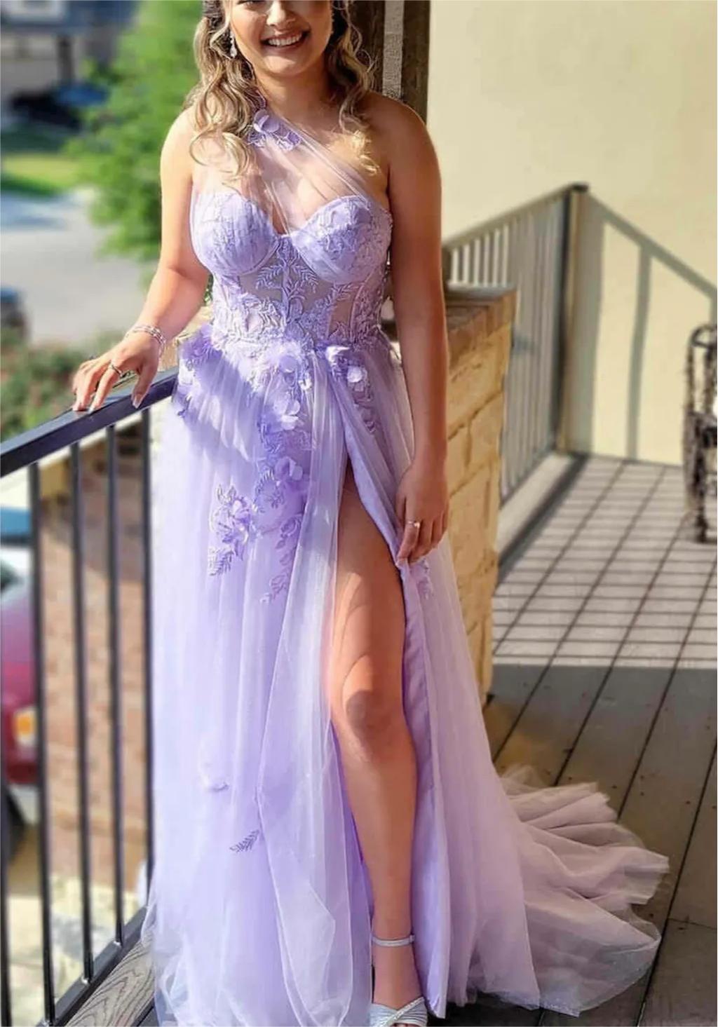 Vestido largo de fiesta negro de corte A con un solo hombro y apliques