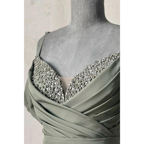 Robe de soirée formelle à plis perlés, à bretelles dénudées et fourreau/colonne 