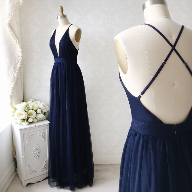 Vestidos de dama de honor sencillos de tul con escote en V por menos de 100