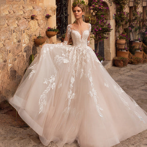 Vestido de novia sexy con escote en V, apliques, encaje, corte princesa, manga larga ilusión, estilo bohemio, 2023.