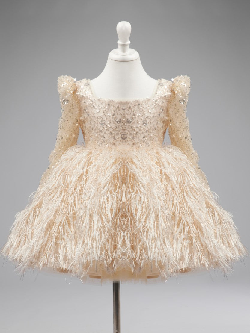 Vestido de niña color champán de tul hasta la rodilla 