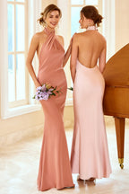 Vestido de dama de honor marrón sirena con cuello halter