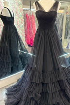 Vestido de fiesta de tul con escote ilusión en V y corte en A