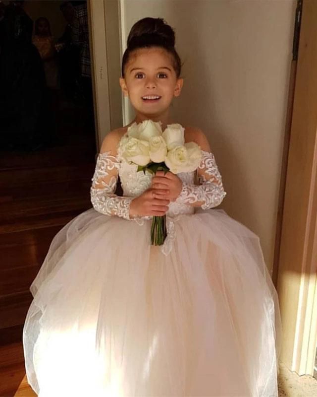 Robe de demoiselle d'honneur en tulle et dentelle à manches longues avec nœud papillon