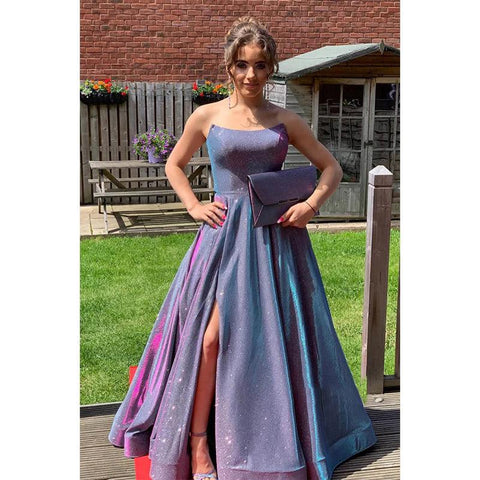 Vestido de fiesta largo de satén morado sin tirantes, corte en A, con lentejuelas y abertura 