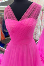 Vestido de fiesta de tul con escote ilusión en V y corte en A