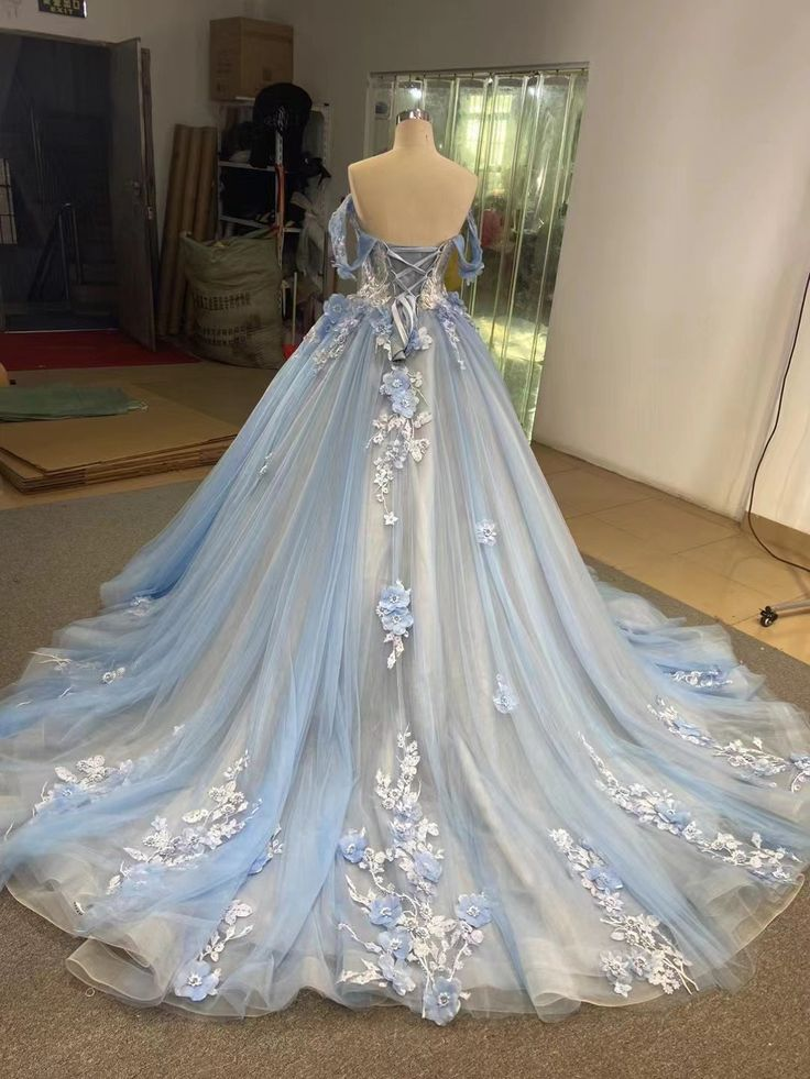 Robe de bal bleue en dentelle et tulle à épaules dénudées, modèle Y4561