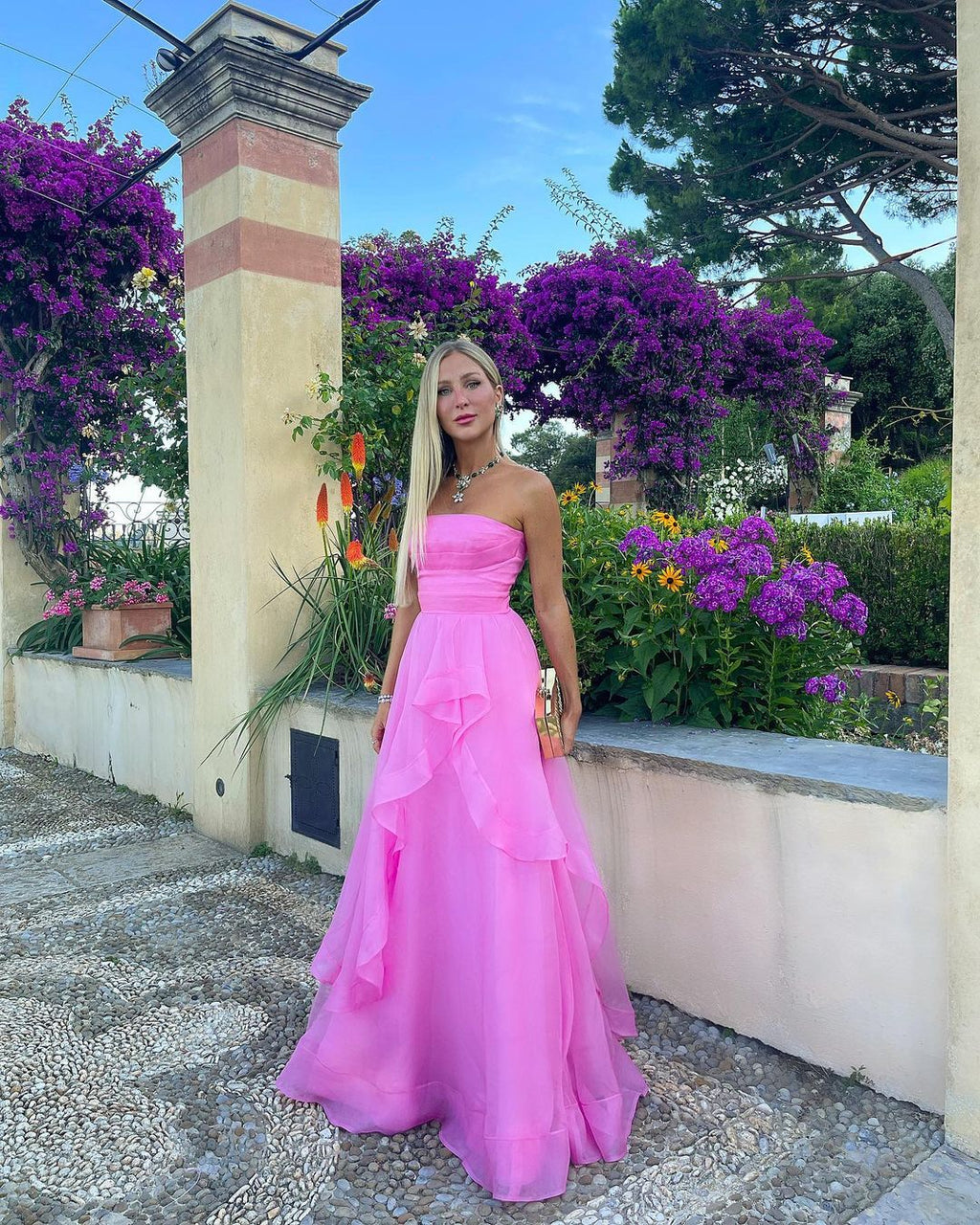 Vestido de fiesta de organza rosa claro, corte en A, sin tirantes
