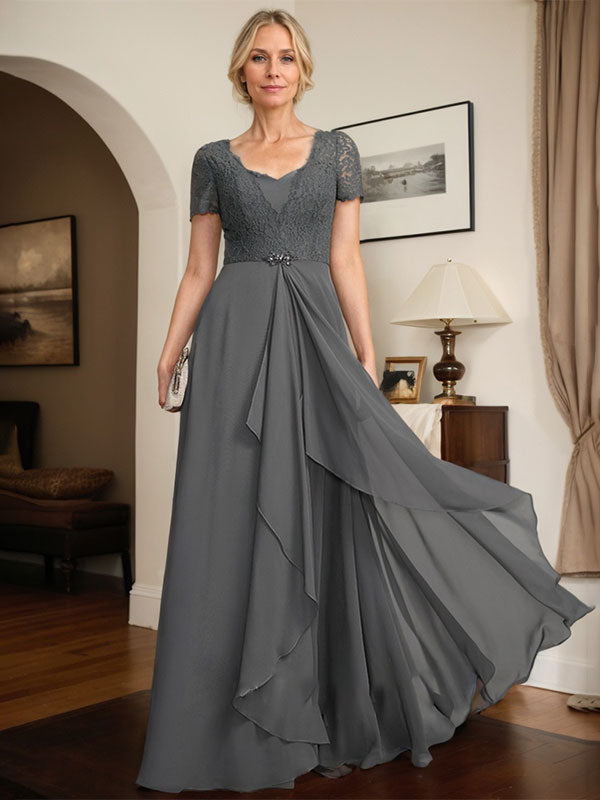 Vestido de corte A, escote corazón, largo hasta el suelo, de gasa, encaje, con cuentas y volantes en cascada para la madre de la novia.