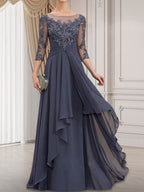 Robe de mariée en mousseline de dentelle, coupe trapèze, décolleté illusion, longueur au sol, avec volants cascade, idéale pour la mère de la mariée.