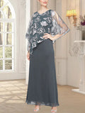 Robe longue en maille pailletée avec corsage asymétrique original 