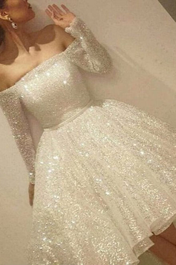 Impresionantes vestidos de graduación de lentejuelas con hombros descubiertos y mangas largas
