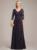 Vestido de novia de corte línea A, escote en V, largo hasta el suelo, de gasa de encaje con volantes en cascada y lentejuelas. 