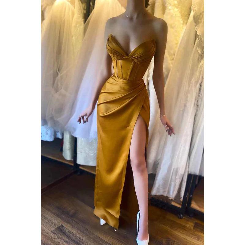 Vestido de fiesta formal largo con escote en V, satén plisado, corte tubo/columna y abertura 