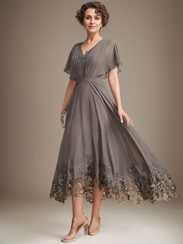 Robe de mère de la mariée asymétrique en mousseline de dentelle, coupe trapèze, col en V et plis