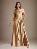 Robe de mariée trapèze en satin stretch, longue jusqu'au sol, avec décolleté rond et volants cascade, idéale pour la mère de la mariée. 