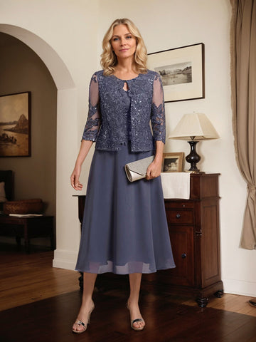 Vestido de novia de corte línea A, escote redondo, largo hasta la rodilla, de encaje y gasa con lentejuelas. 