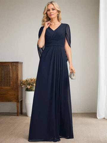 Vestido largo azul marino oscuro de corte A con escote en V para la madre de la novia