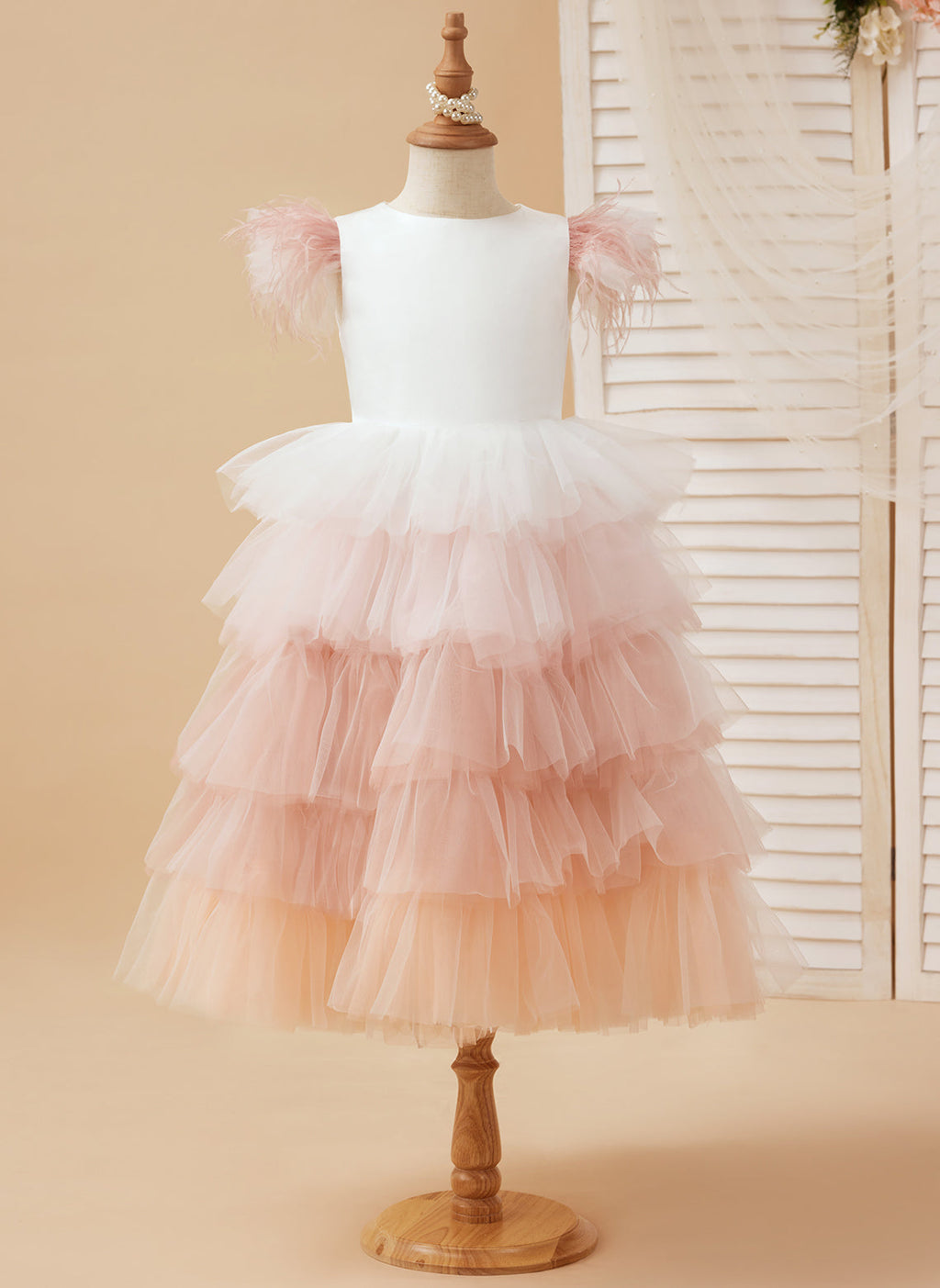 Vestido de princesa rosa de tul hasta la rodilla con mangas de plumas para niñas de las flores (010224240) 