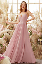 Robe de demoiselle d'honneur en mousseline rose poudré à fines bretelles spaghetti