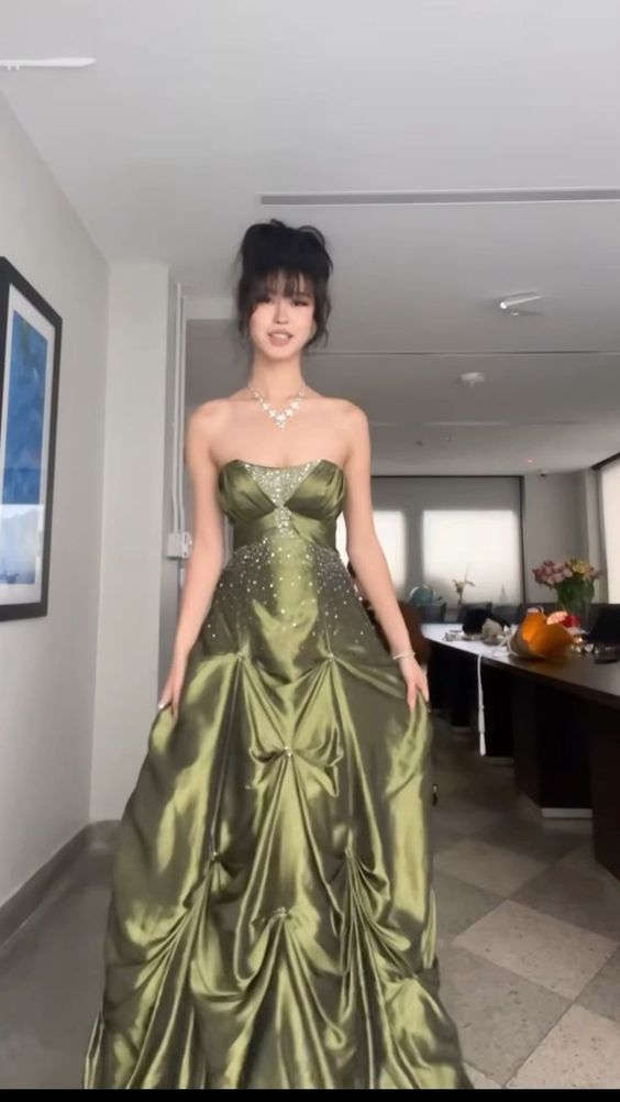 Robe de bal longue bustier en satin vert ornée de perles, robe de soirée élégante Y7533