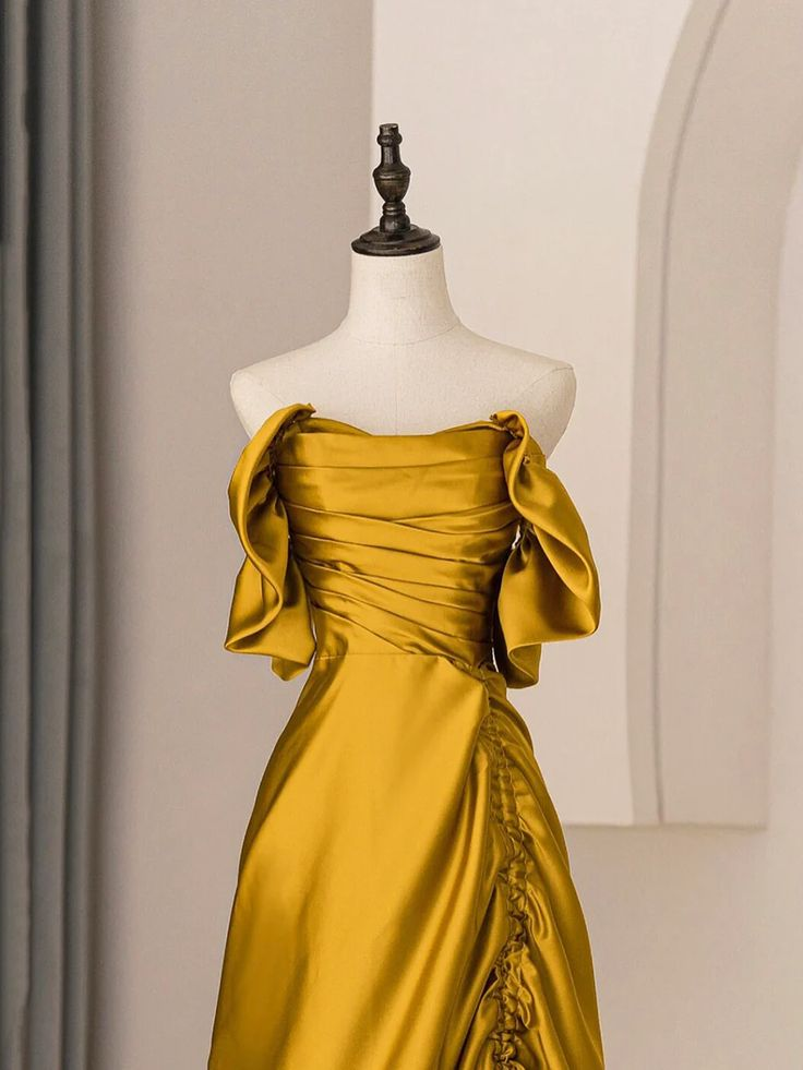 Robe de bal longue unique en satin, coupe trapèze, épaules dénudées, plissée, Y7599