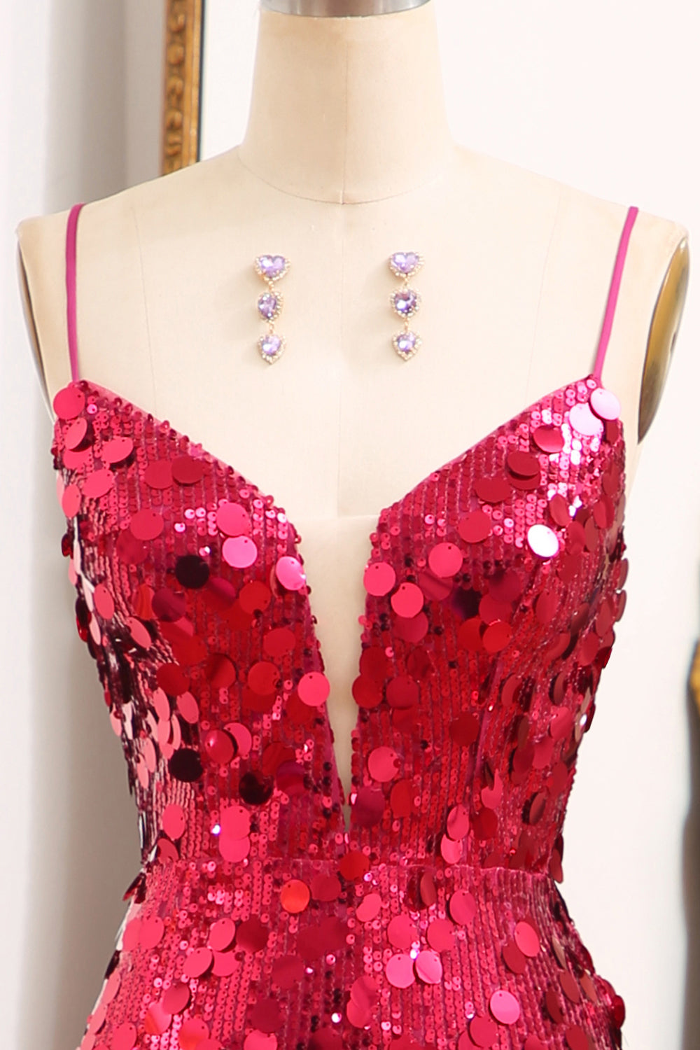 Robe de bal longue sirène violette scintillante à fines bretelles et fente