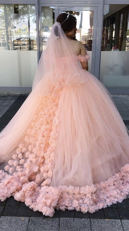 Vestido de novia de tul con flores hechas a mano y hombros descubiertos Y474