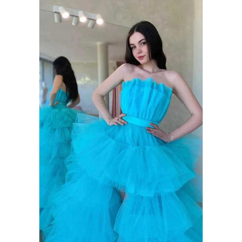 Robe de bal trapèze en tulle à lacets et bretelles asymétriques