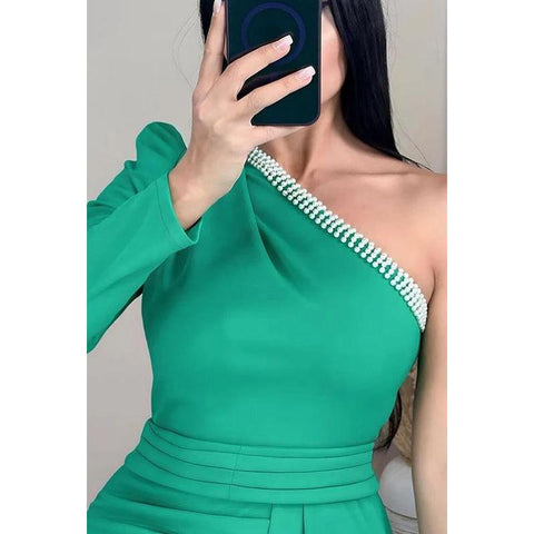 Vestido de fiesta sencillo e informal de un solo hombro con abertura y fruncido