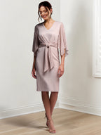 Robes fourreau/colonne à col en V et longueur genou pour la mère de la mariée 
