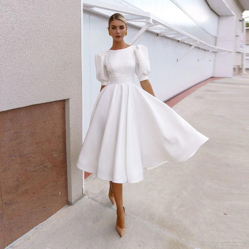 Vestidos de novia de satén con mangas cortas abullonadas y cuello redondo, sencillos y lisos, corte A 