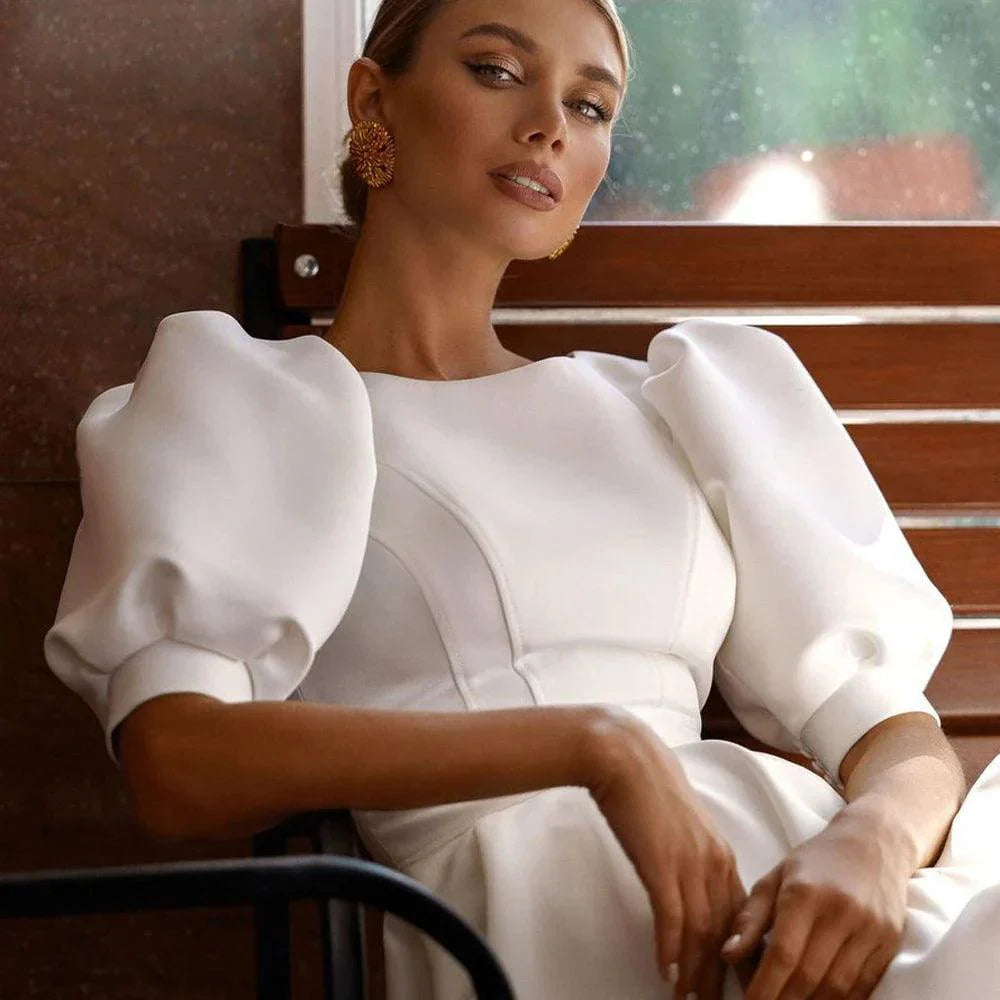 Vestidos de novia de satén con mangas cortas abullonadas y cuello redondo, sencillos y lisos, corte A 