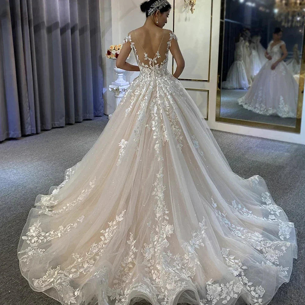 Nouvelles robes de mariée magnifiques pour femmes, élégantes robes de mariée trapèze à épaules dénudées, ornées d'appliqués de dentelle, sans manches, robe de soirée formelle.