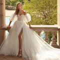 Vestidos de novia sexys con escote corazón, sin tirantes, modernos, con espalda descubierta, cola de capilla y tul. Vestidos de novia 2022