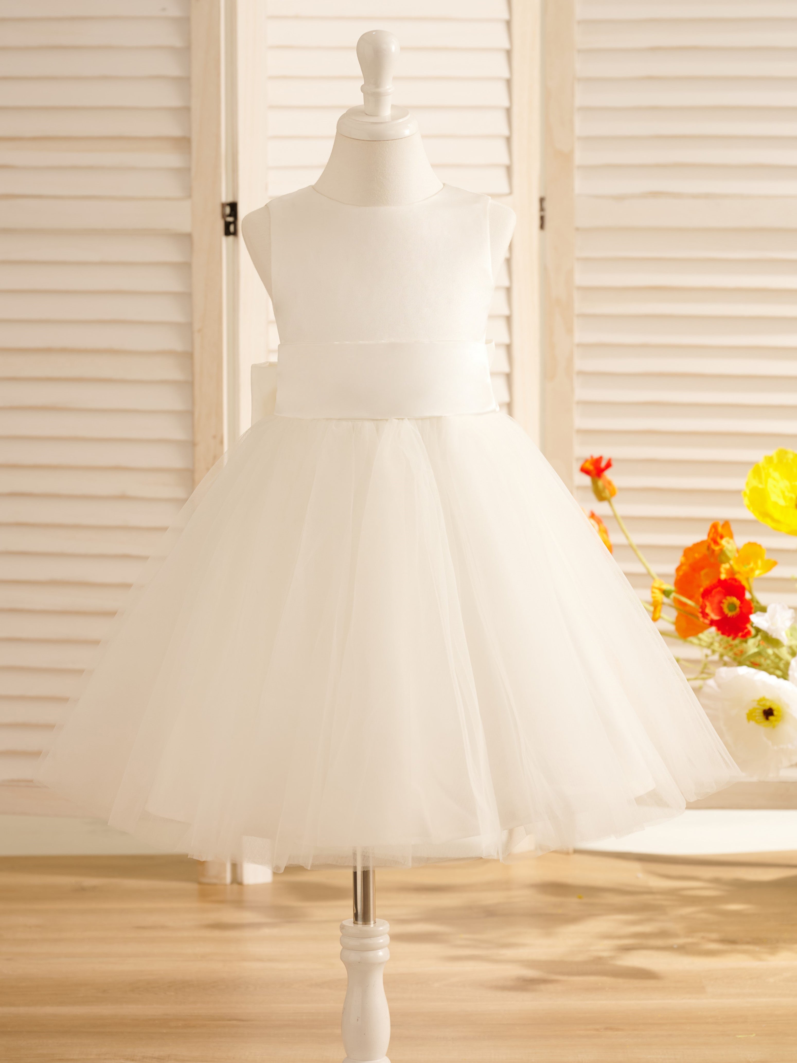 Vestido de niña de las flores de corte A, de satén y tul, hasta la rodilla 