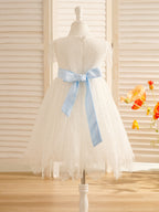 Vestido de niña de las flores de la Primera Comunión color marfil con encaje 
