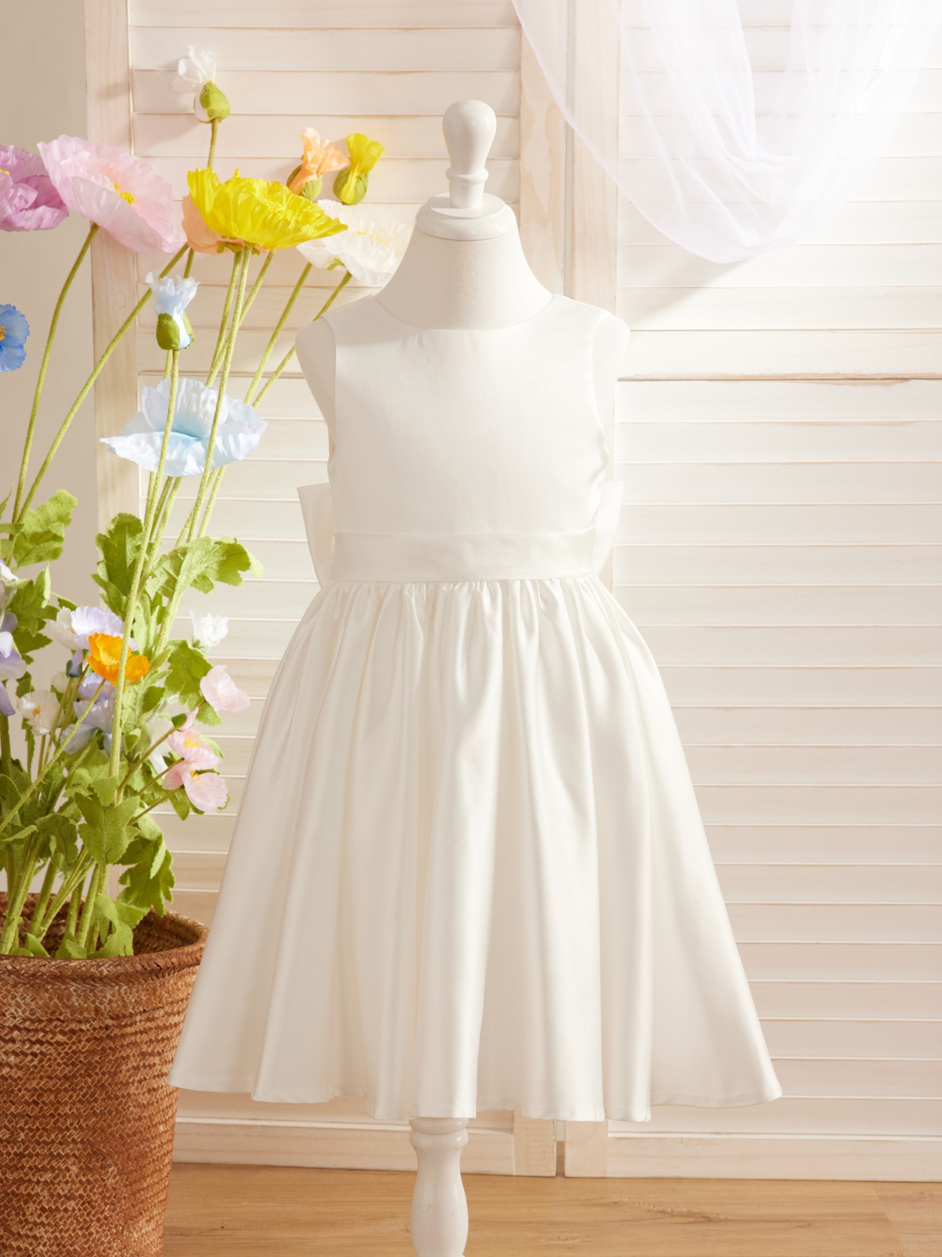 Elegante vestido de niña de las flores de satén con corte en A, espalda en V y lazo, hasta la rodilla 