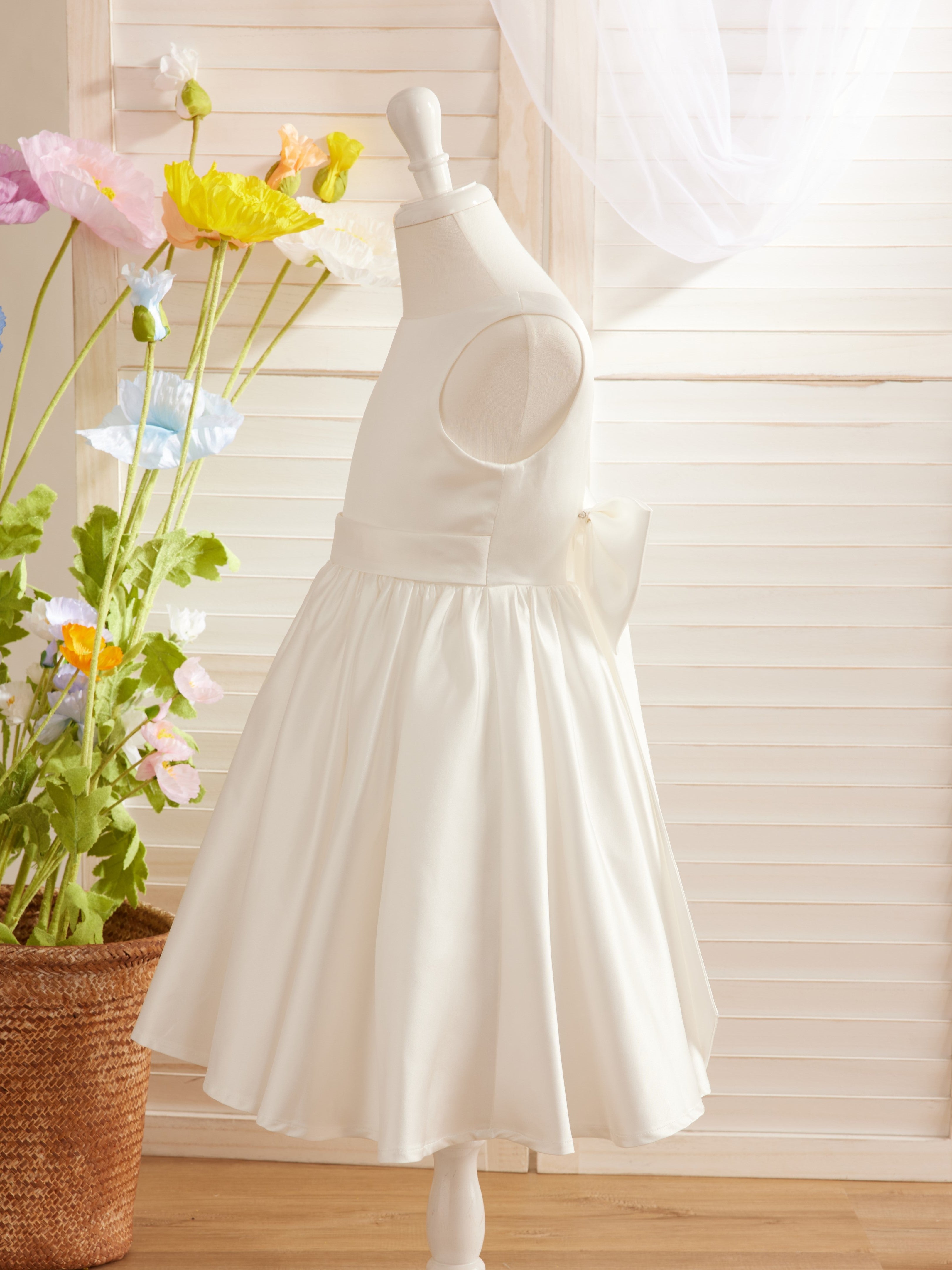 Elegante vestido de niña de las flores de satén con corte en A, espalda en V y lazo, hasta la rodilla 