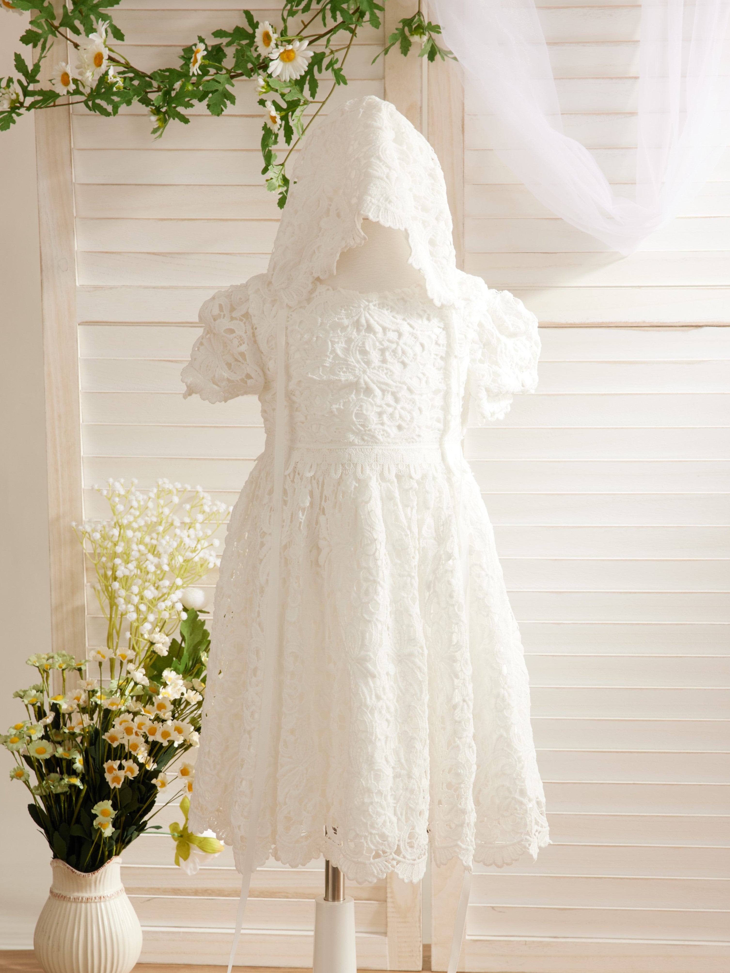 Vestidos de bautizo color marfil con encaje hasta la rodilla 