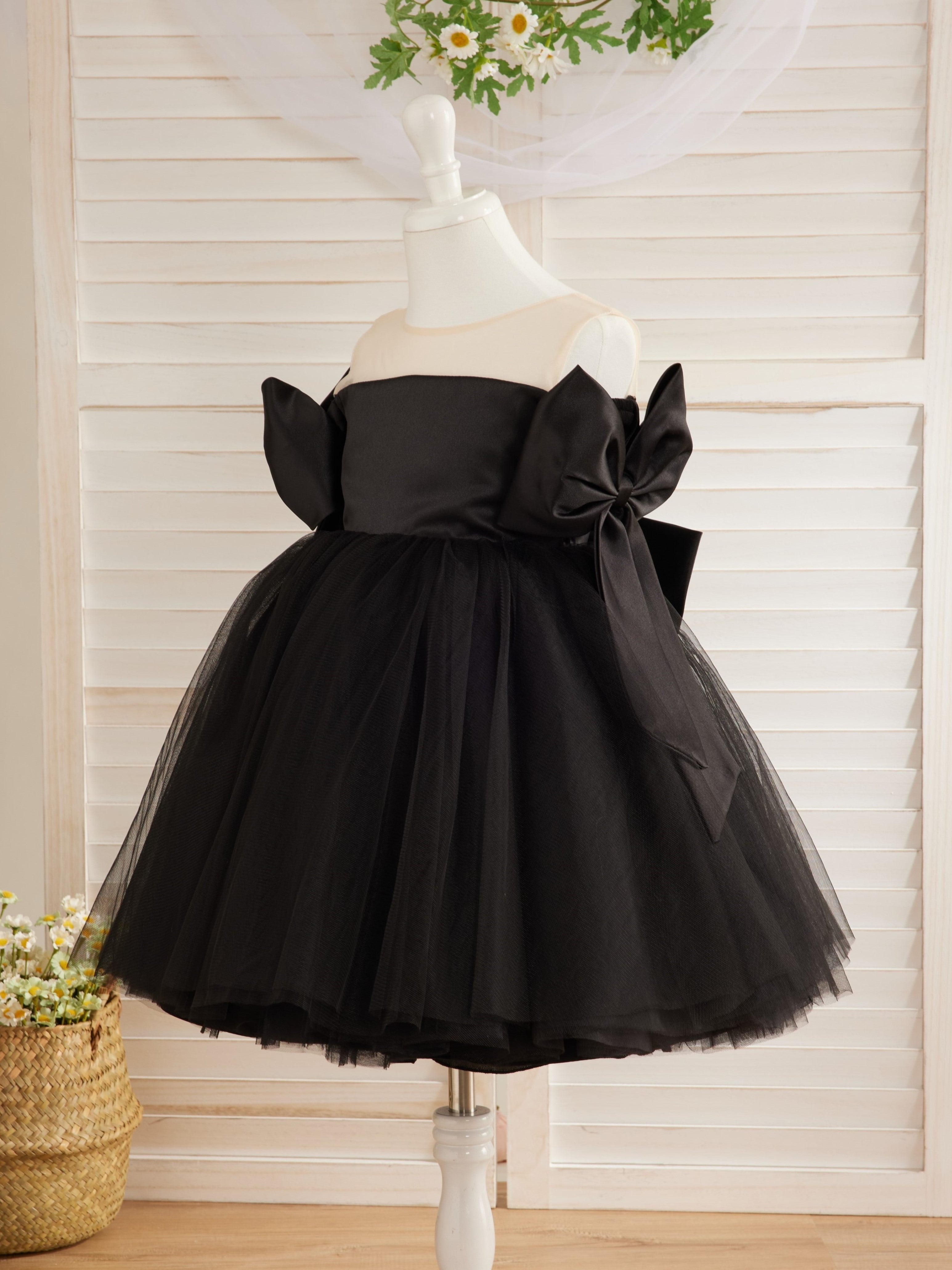 Vestido de tul negro hasta la rodilla con hombros descubiertos para bebé niña 