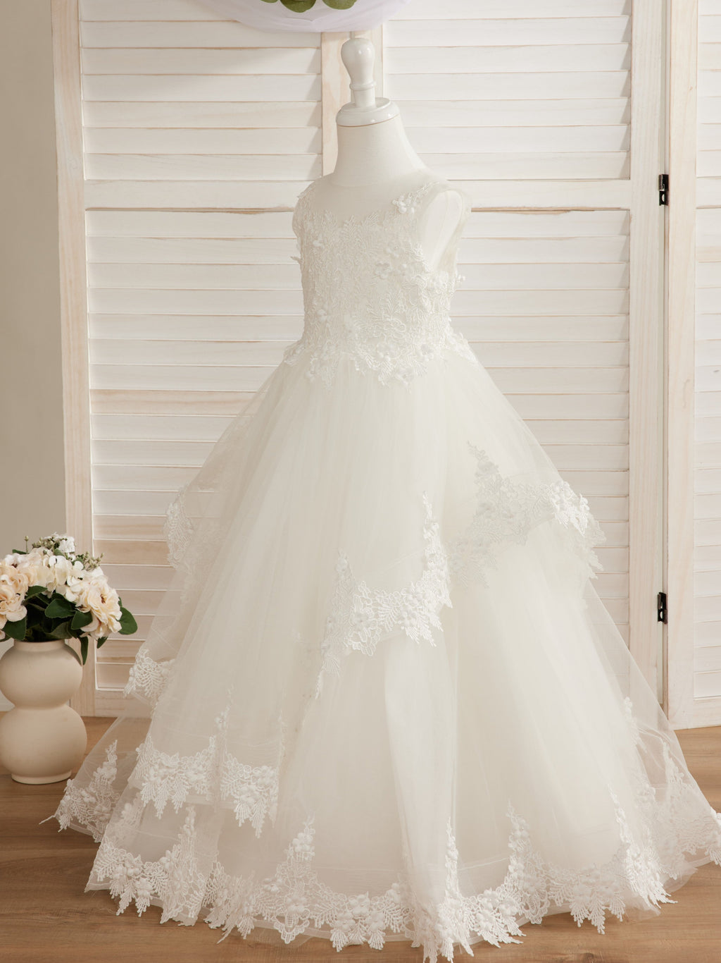 Vestido de princesa sin mangas de tul con apliques de encaje y cola corta para niñas 