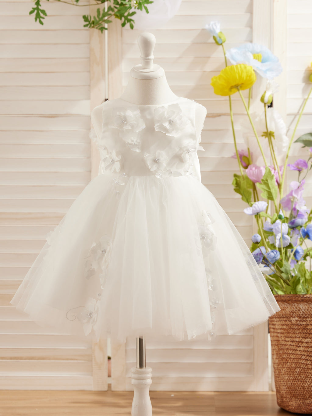 Robe de demoiselle d'honneur sans manches en tulle arrivant aux genoux 