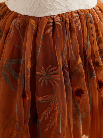 Vestido de niña de las flores color naranja quemado, blanco, encaje, tul y bordado hasta la rodilla 